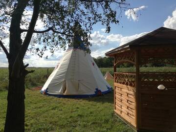 Фото номера Шатер Люкс-шатры Glamping Podgrodzie г. Нове-Варпно 4